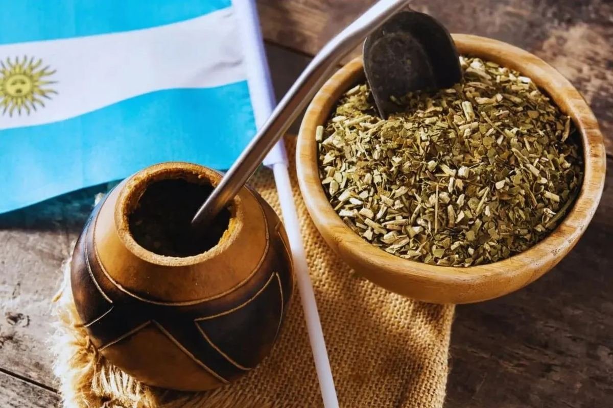 Yerba Mate Rojo — Caso de éxito CORPAZHUB